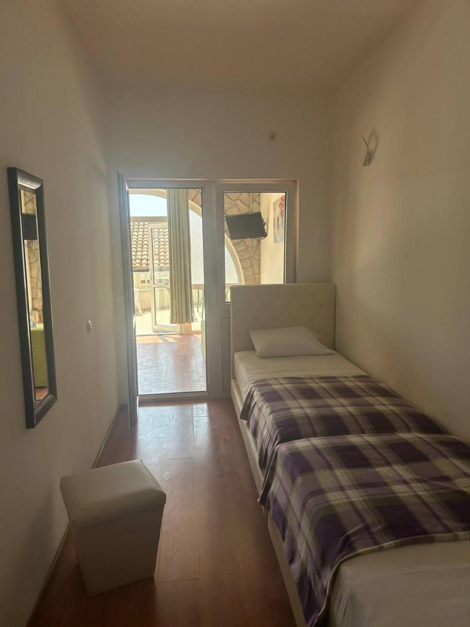 Апартаменти Stari Grad Сутоморе