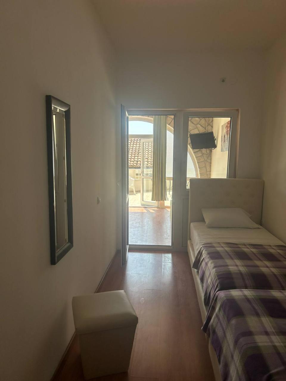 Stari Grad Appartamento Sutomore